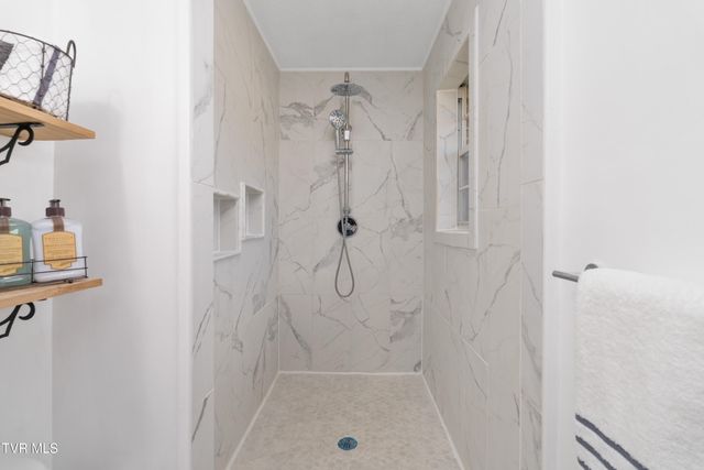 5010 Newport Highway, Greeneville, TN 37743