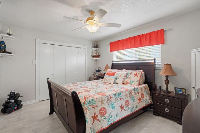 369 Ling, Bayou Vista, TX 77563