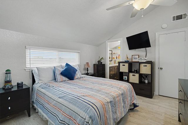 369 Ling, Bayou Vista, TX 77563