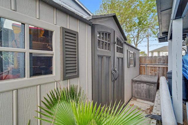 369 Ling, Bayou Vista, TX 77563