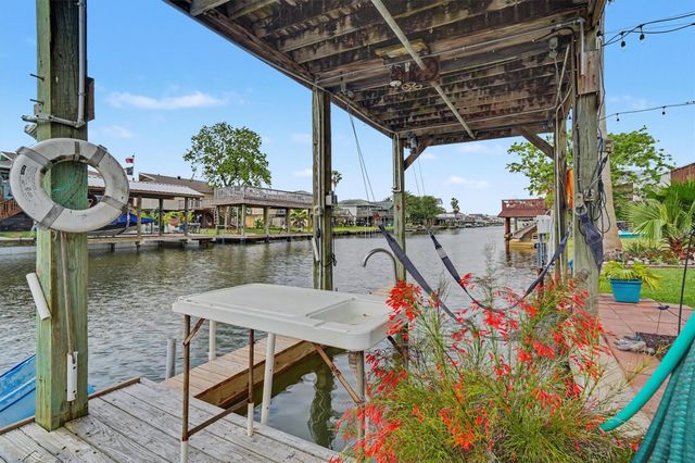369 Ling, Bayou Vista, TX 77563