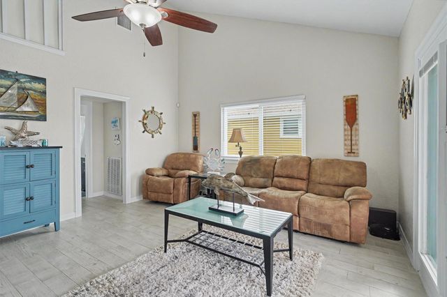 369 Ling, Bayou Vista, TX 77563