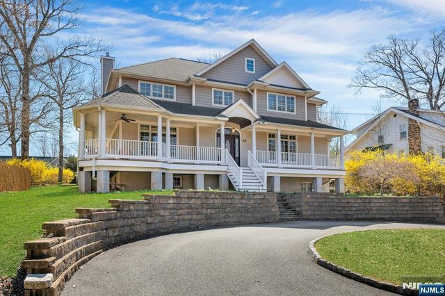 26 Sunset Road, Livingston, NJ 07039