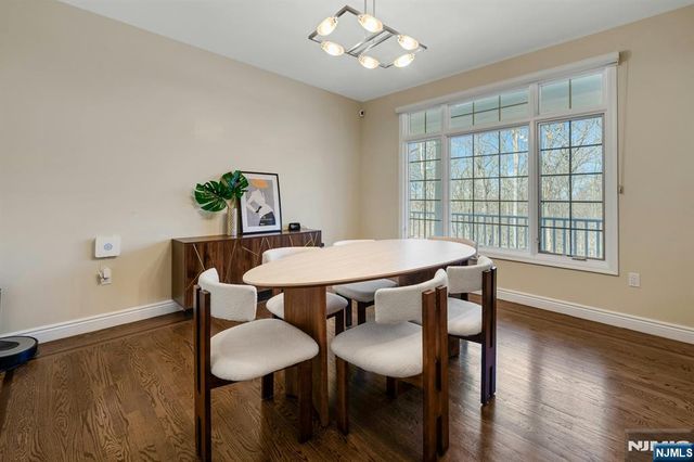 26 Sunset Road, Livingston, NJ 07039