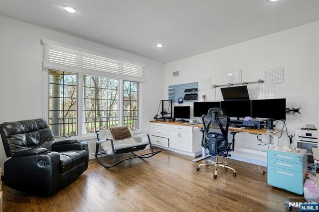 26 Sunset Road, Livingston, NJ 07039