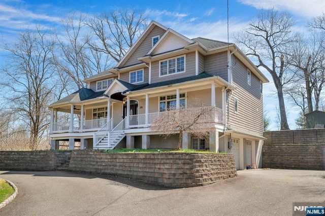 26 Sunset Road, Livingston, NJ 07039