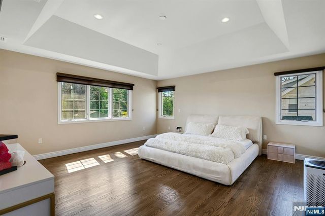 26 Sunset Road, Livingston, NJ 07039