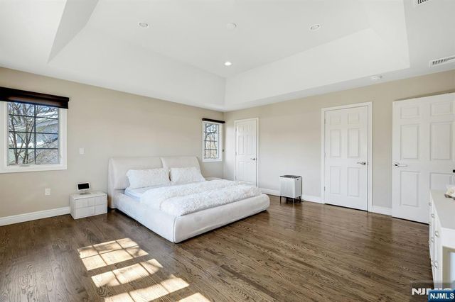 26 Sunset Road, Livingston, NJ 07039