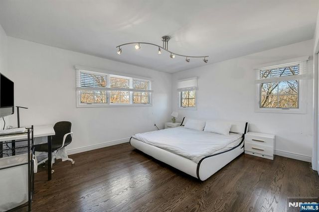 26 Sunset Road, Livingston, NJ 07039