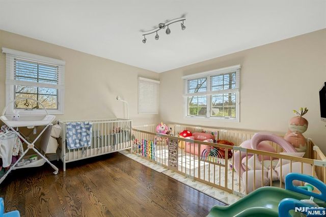 26 Sunset Road, Livingston, NJ 07039