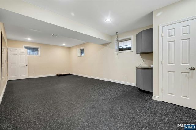 26 Sunset Road, Livingston, NJ 07039
