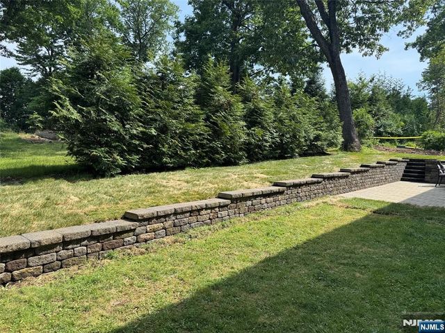 26 Sunset Road, Livingston, NJ 07039