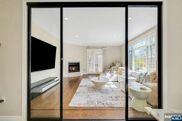 26 Sunset Road, Livingston, NJ 07039