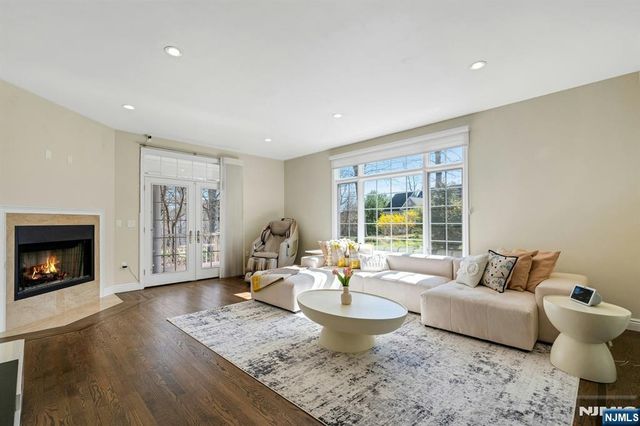 26 Sunset Road, Livingston, NJ 07039