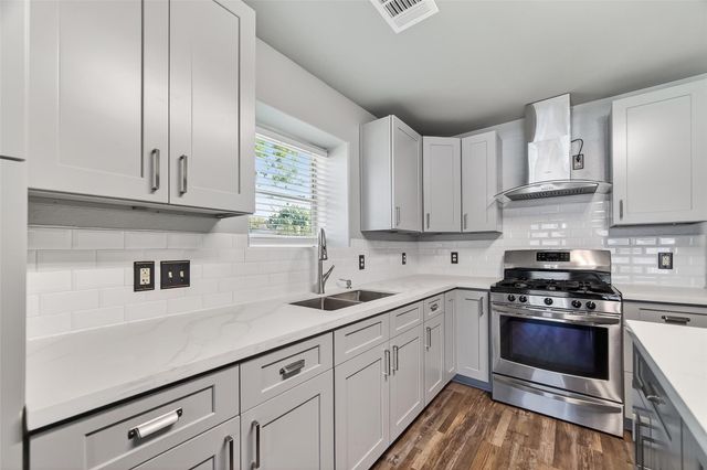 17111 Loch Raven Lane, Houston, TX 77060