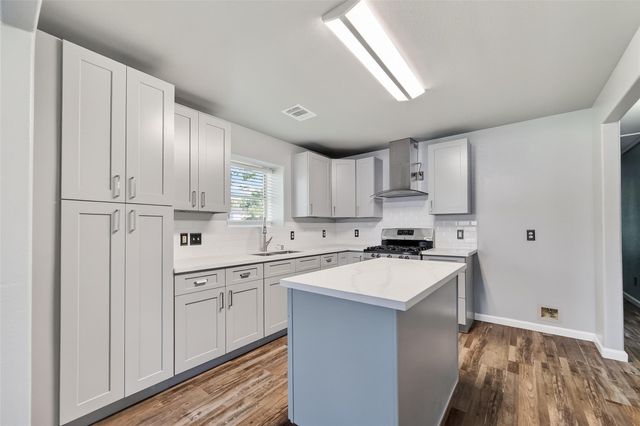 17111 Loch Raven Lane, Houston, TX 77060