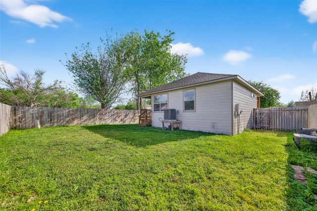 17111 Loch Raven Lane, Houston, TX 77060