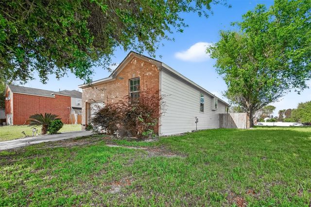 17111 Loch Raven Lane, Houston, TX 77060