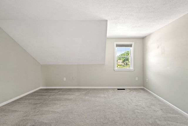69 Kennedy Dr 69, Chelmsford, MA 01863
