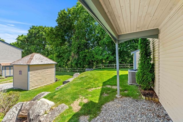 69 Kennedy Dr 69, Chelmsford, MA 01863