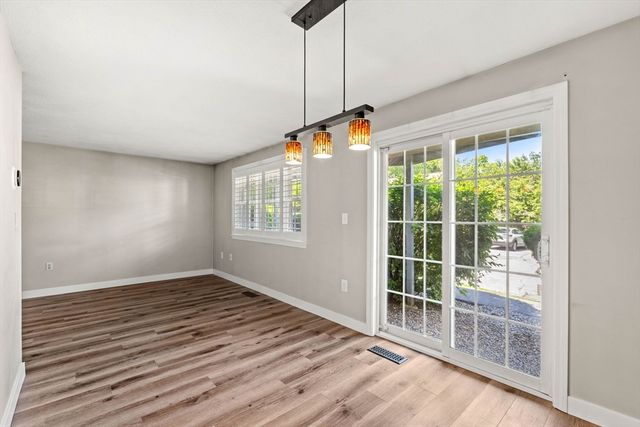 69 Kennedy Dr 69, Chelmsford, MA 01863