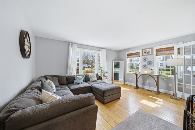 85 Gillan Avenue, Warwick, RI 02886