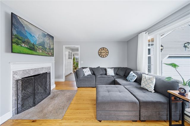 85 Gillan Avenue, Warwick, RI 02886