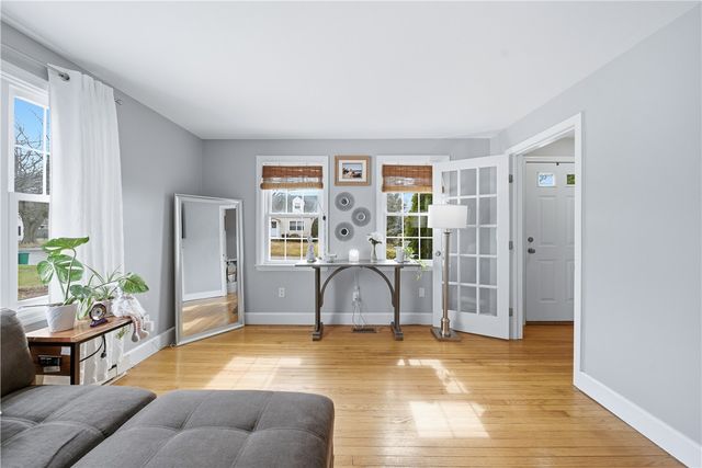 85 Gillan Avenue, Warwick, RI 02886