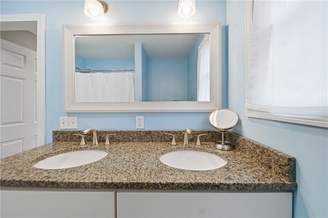 85 Gillan Avenue, Warwick, RI 02886