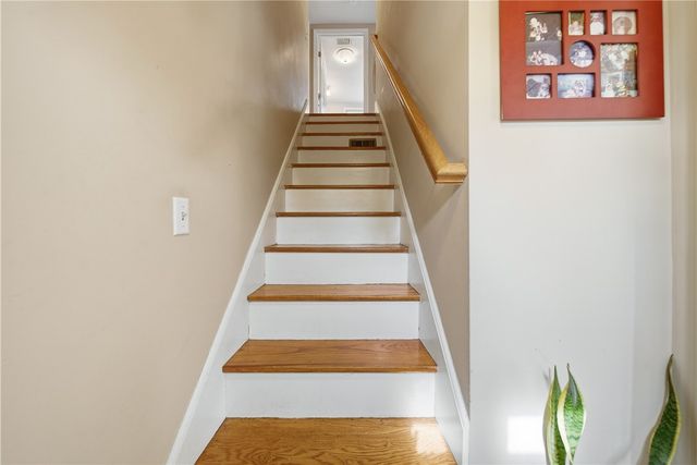 85 Gillan Avenue, Warwick, RI 02886