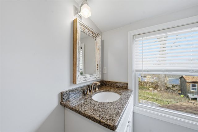 85 Gillan Avenue, Warwick, RI 02886