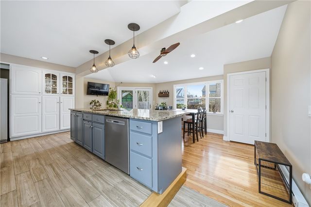 85 Gillan Avenue, Warwick, RI 02886