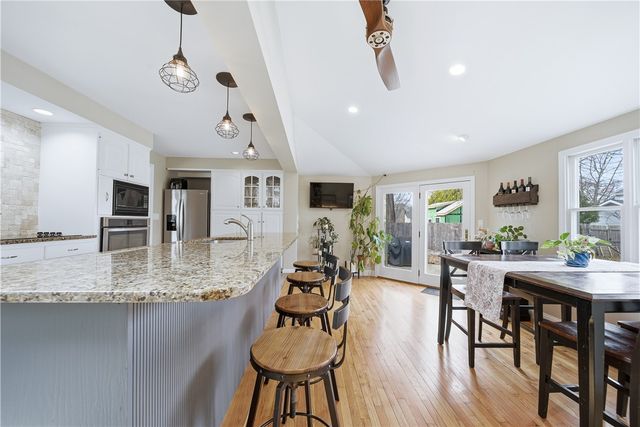 85 Gillan Avenue, Warwick, RI 02886