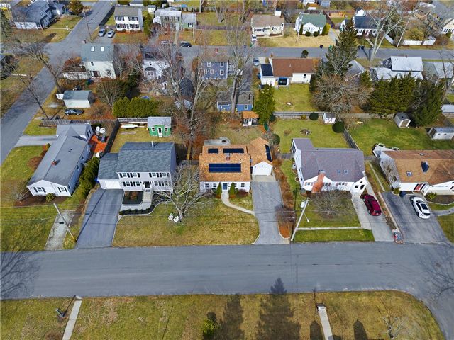 85 Gillan Avenue, Warwick, RI 02886