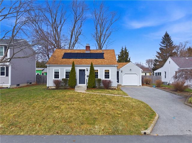 85 Gillan Avenue, Warwick, RI 02886