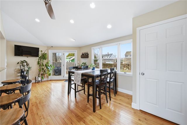 85 Gillan Avenue, Warwick, RI 02886