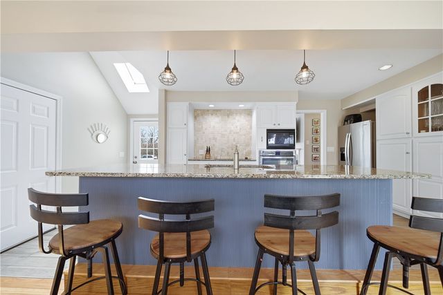 85 Gillan Avenue, Warwick, RI 02886