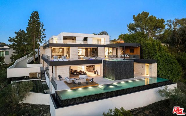 1035 Stradella Road, Los Angeles, CA 90077