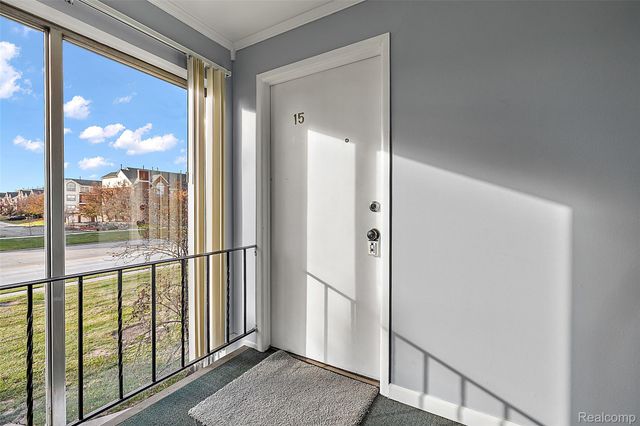 2859 E Maple Road 15, Birmingham, MI 48009