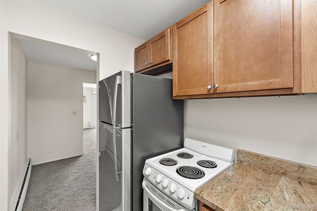 2859 E Maple Road 15, Birmingham, MI 48009