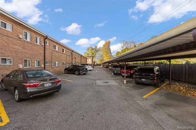 2859 E Maple Road 15, Birmingham, MI 48009