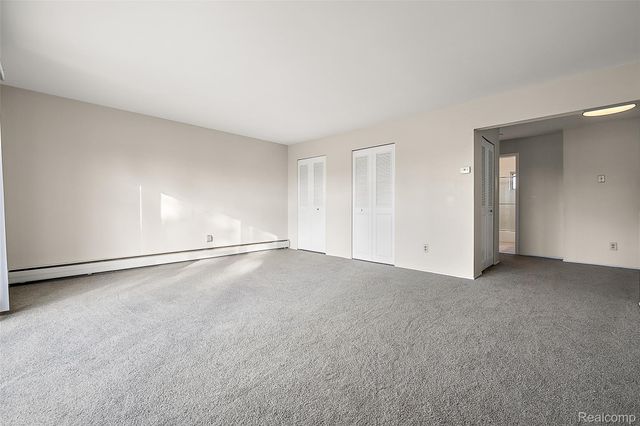 2859 E Maple Road 15, Birmingham, MI 48009