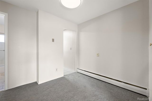 2859 E Maple Road 15, Birmingham, MI 48009