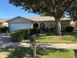 6324 Sudbury Way, North Richland Hills, TX 76182