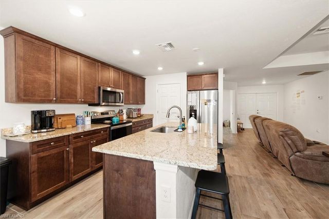 3820 Hillandale ST, Fort Myers, FL 33905