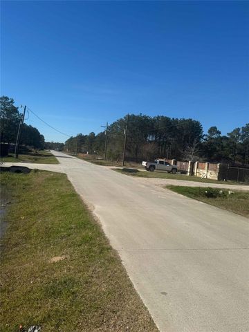 417 County Road 3546, Cleveland, TX 77327