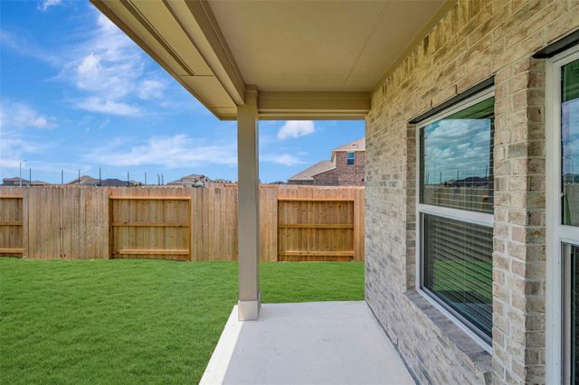 7711 Jade Crest Drive, Angleton, TX 77515