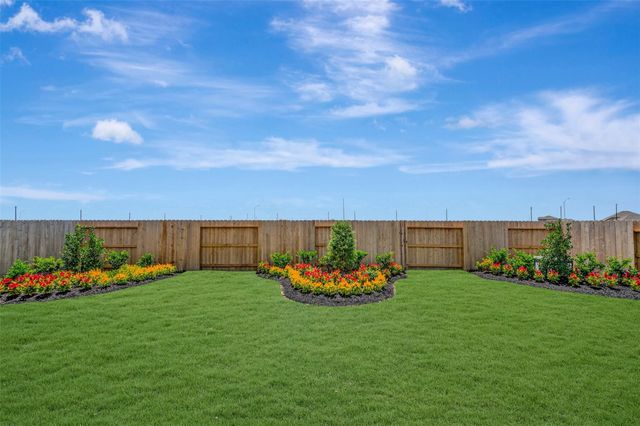 7711 Jade Crest Drive, Angleton, TX 77515