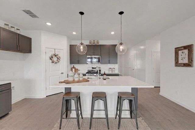 7711 Jade Crest Drive, Angleton, TX 77515