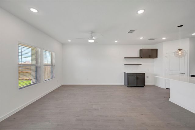 7711 Jade Crest Drive, Angleton, TX 77515
